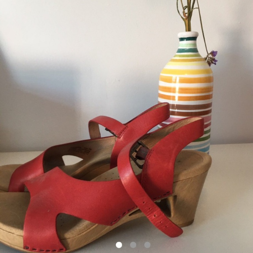 dansko sandals